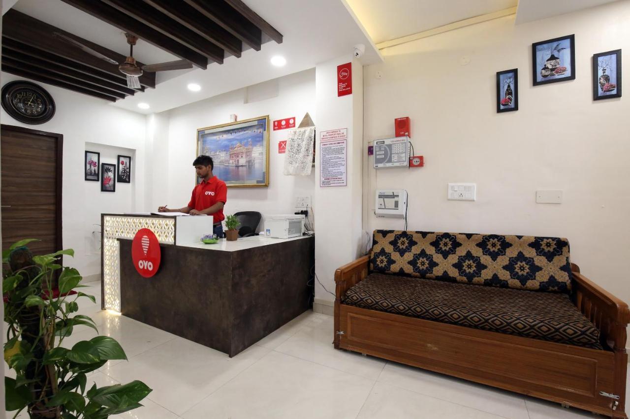 Oyo 9732 Amar Motel Nayagaon Ngoại thất bức ảnh