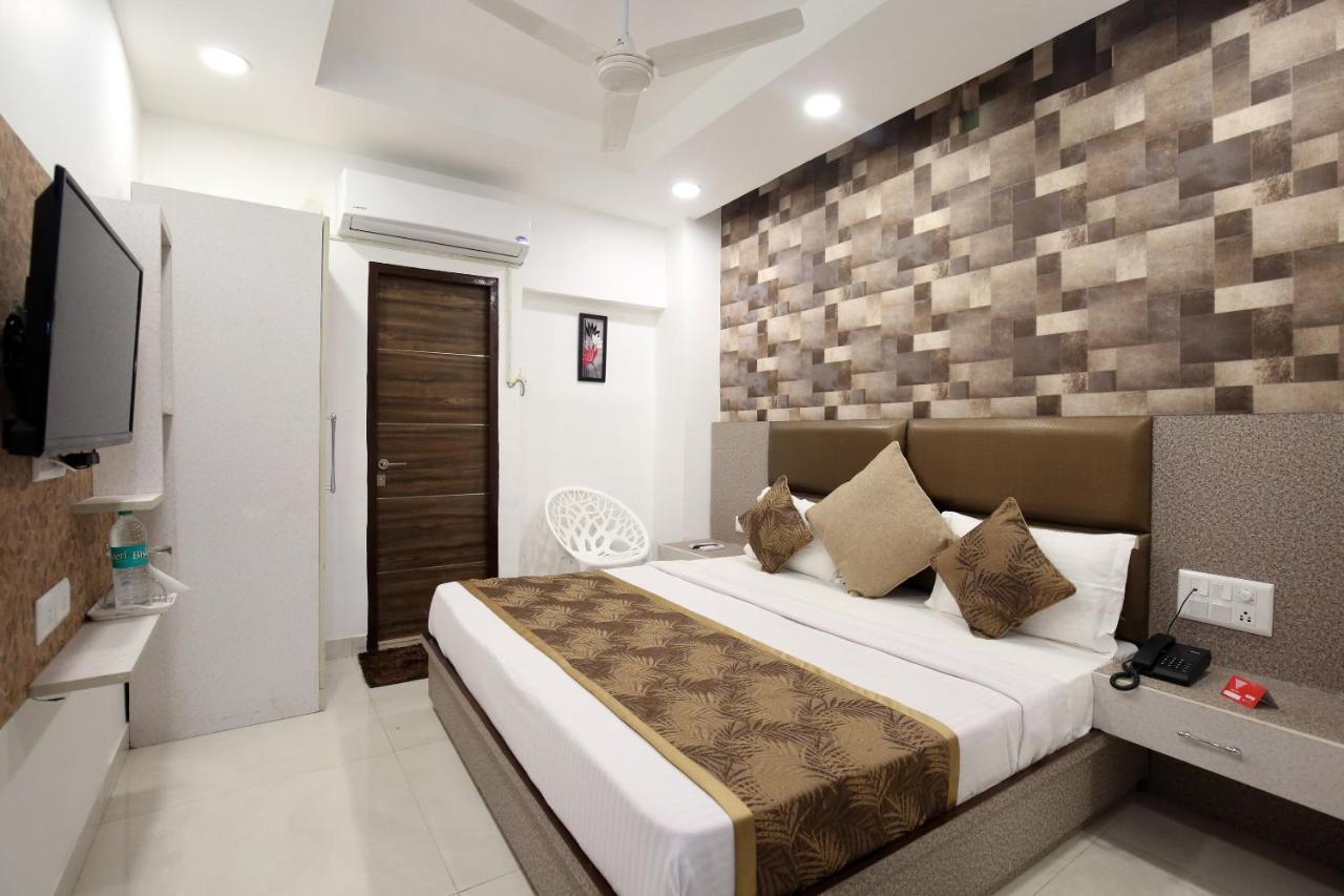 Oyo 9732 Amar Motel Nayagaon Ngoại thất bức ảnh