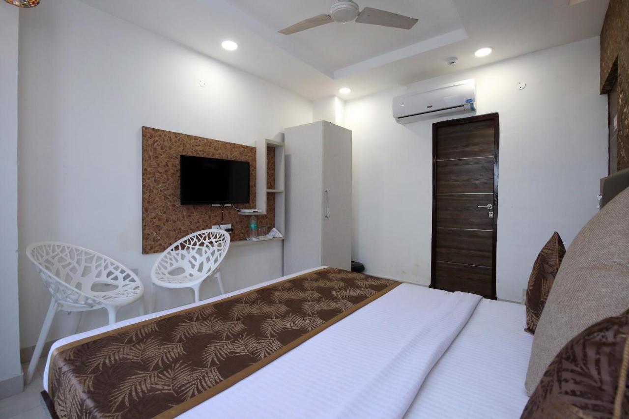 Oyo 9732 Amar Motel Nayagaon Ngoại thất bức ảnh